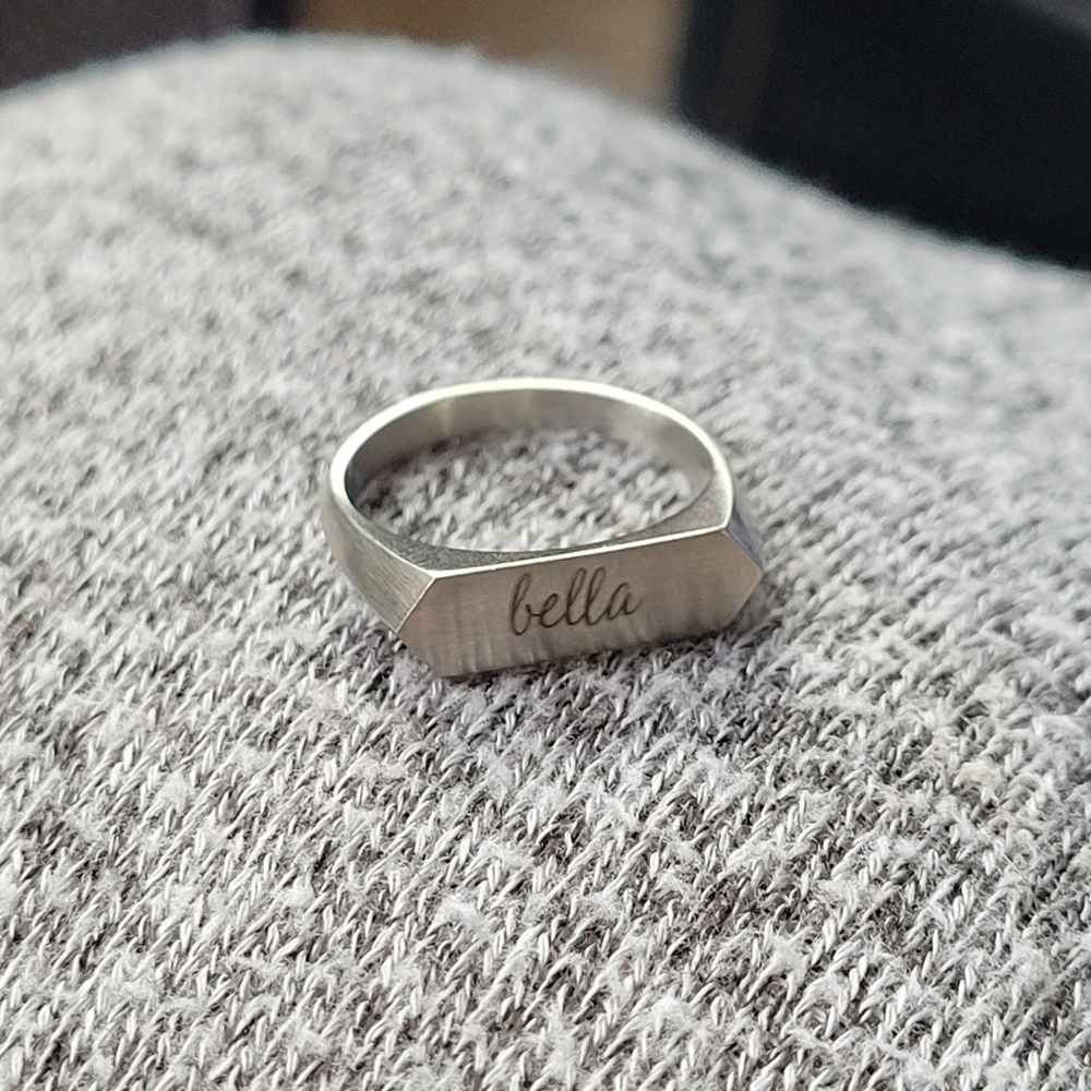 ⭐Diamond "bella" Engraved Ring⭐